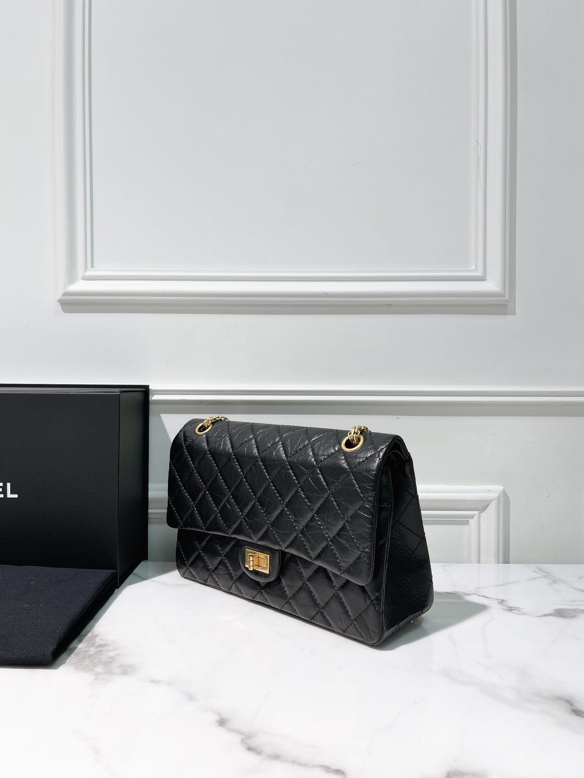 CHANEL 2.55 LARGE, Black/Gold