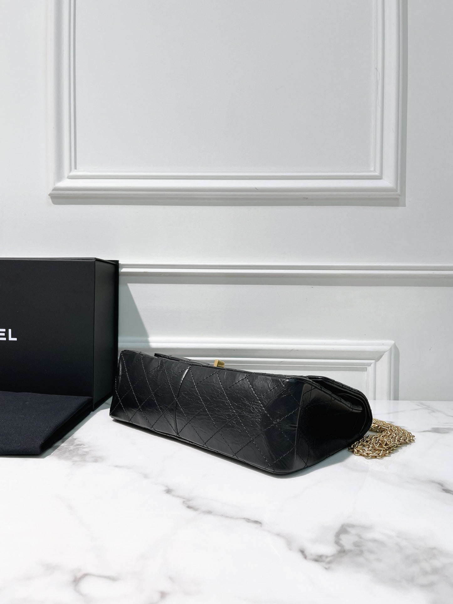 CHANEL 2.55 LARGE, Black/Gold