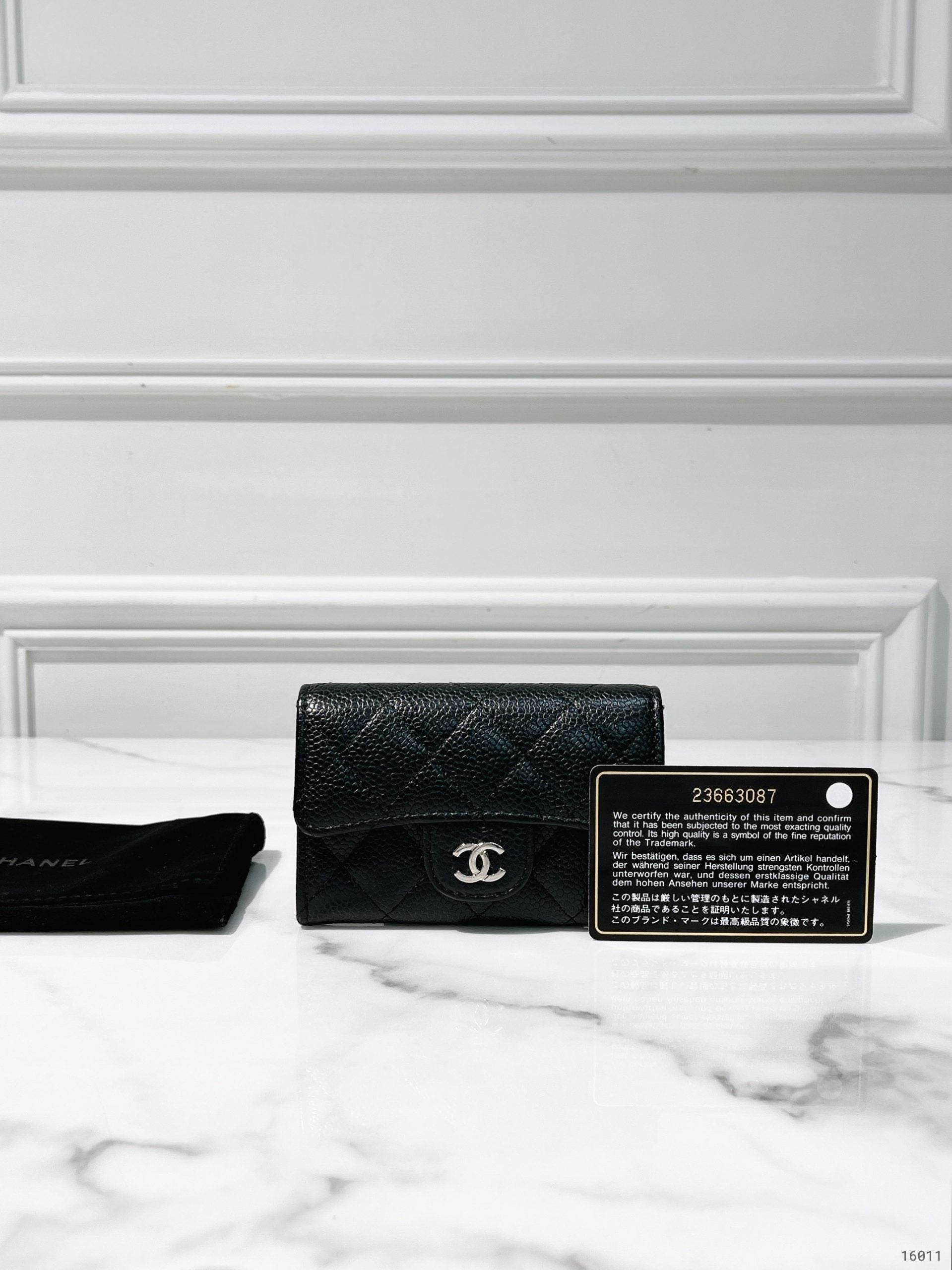 CHANEL CLASSIC CARD HOLDER, Black/Silver