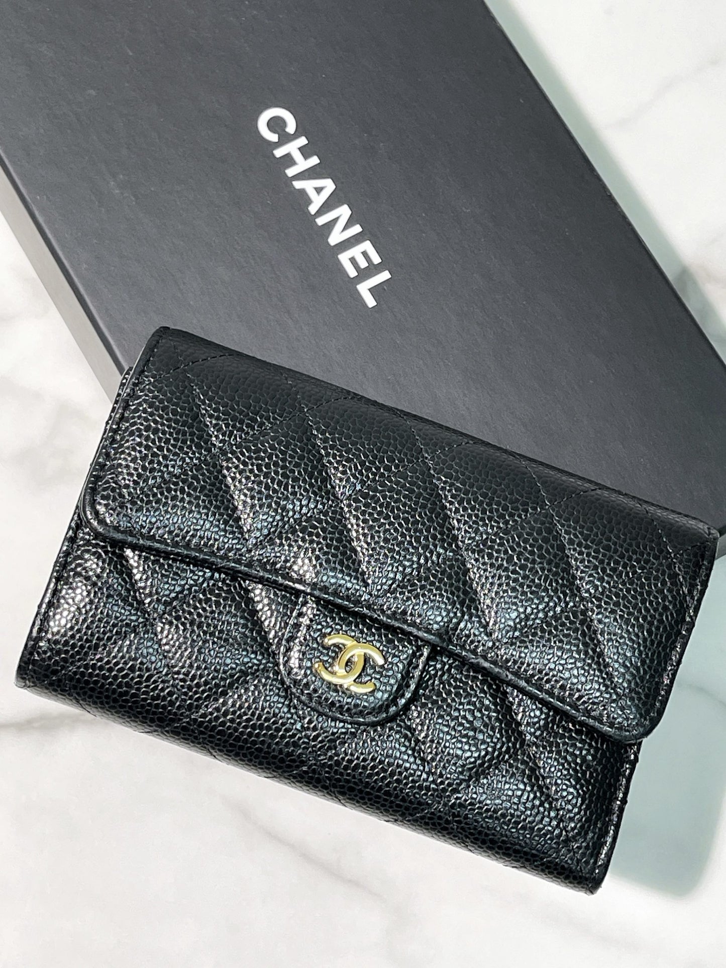 CHANEL CLASSIC WALLET, Black/Gold