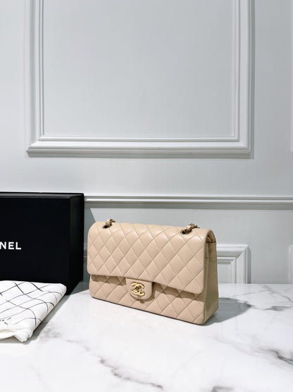 CHANEL CLASSIC FLAP, Beige/Gold