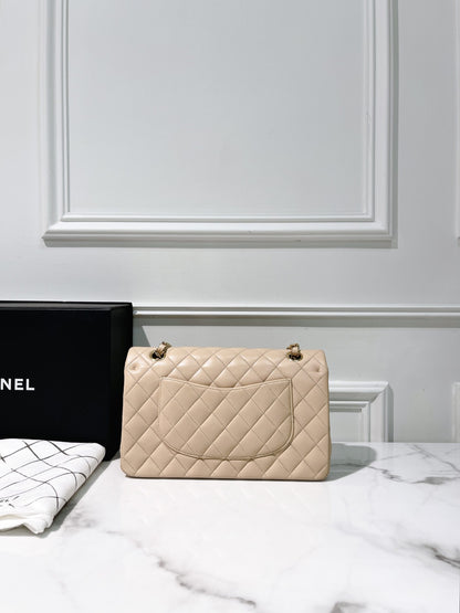 CHANEL CLASSIC FLAP, Beige/Gold