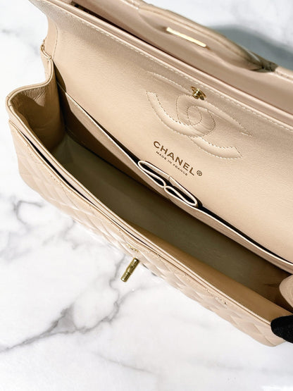 CHANEL CLASSIC FLAP, Beige/Gold