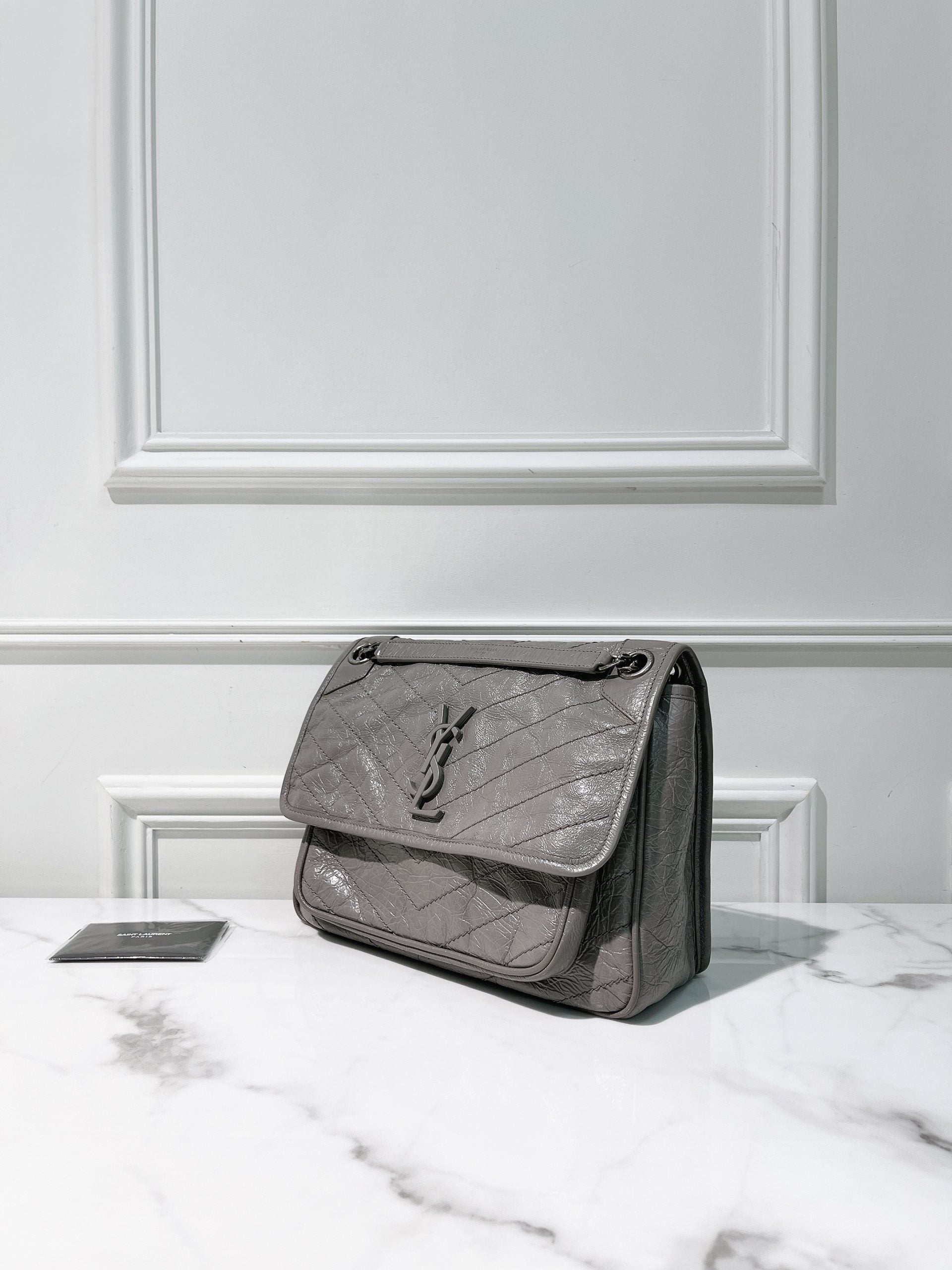 YSL NIKI MEDIUM, Gray/Silver