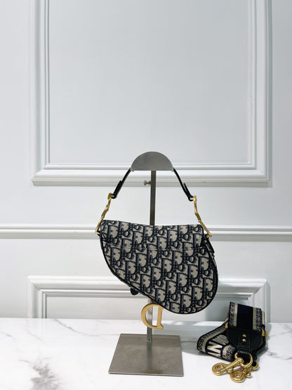 DIOR SMALL SADDLE