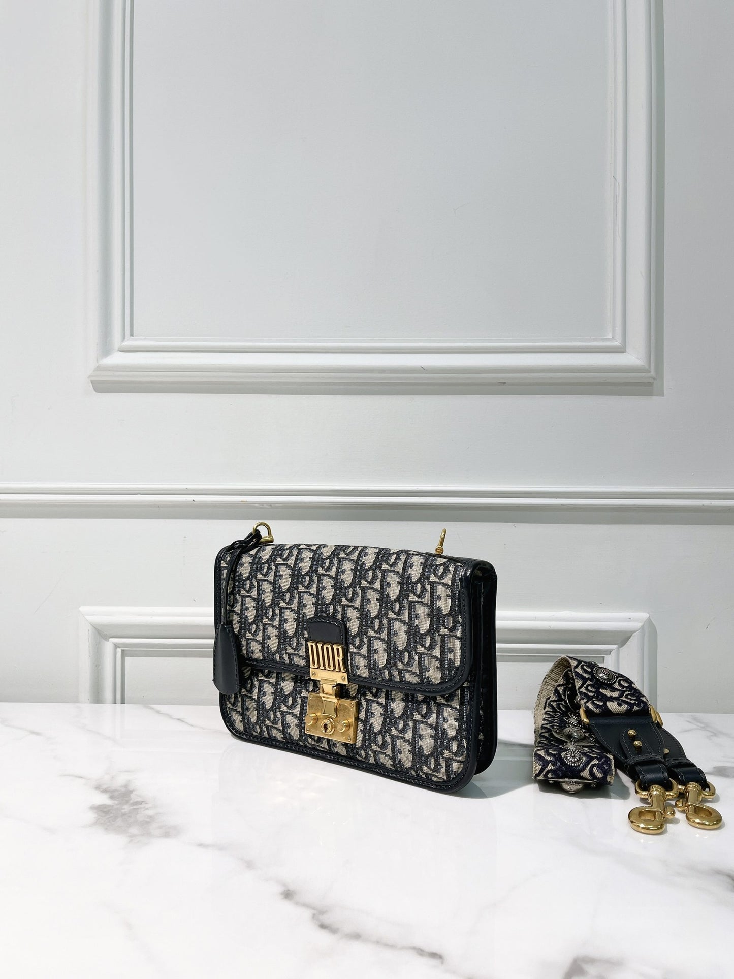 DIOR ADDICT MESSENGER BAG