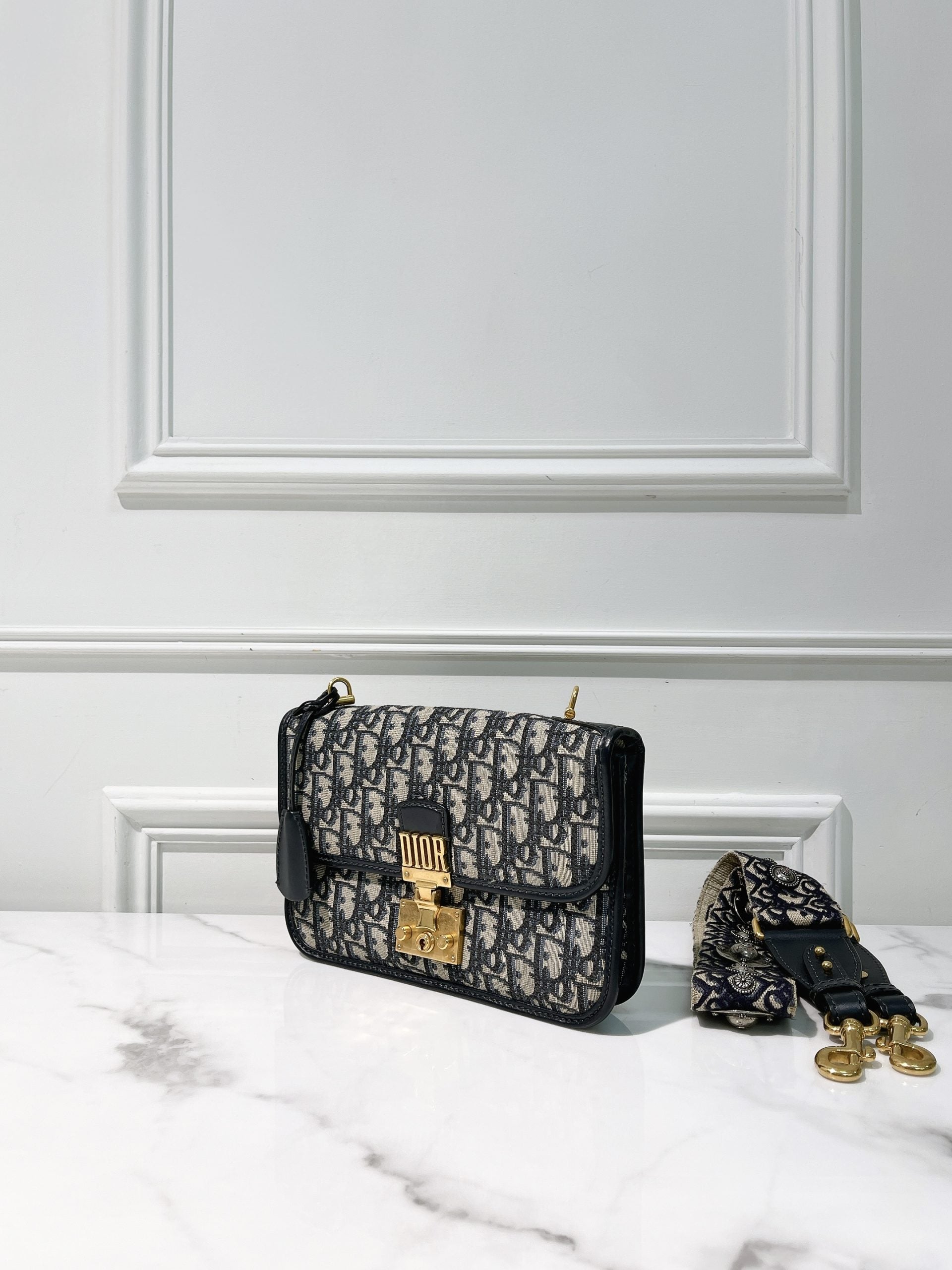 DIOR ADDICT MESSENGER BAG