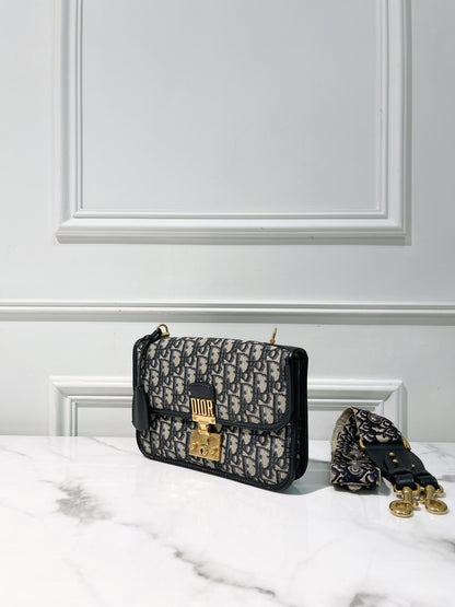 DIOR ADDICT MESSENGER BAG