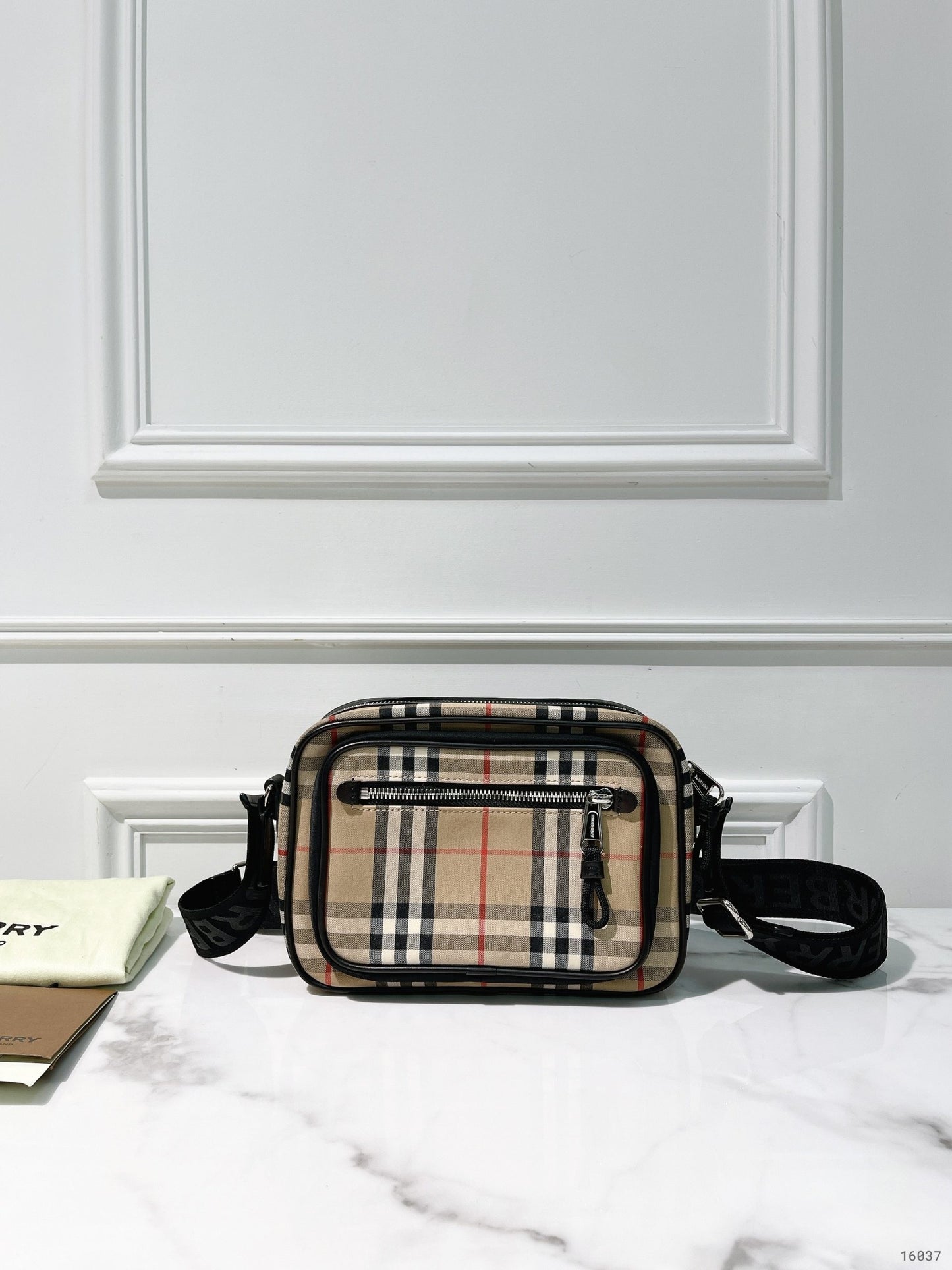 BURBERRY CAMERA BAG