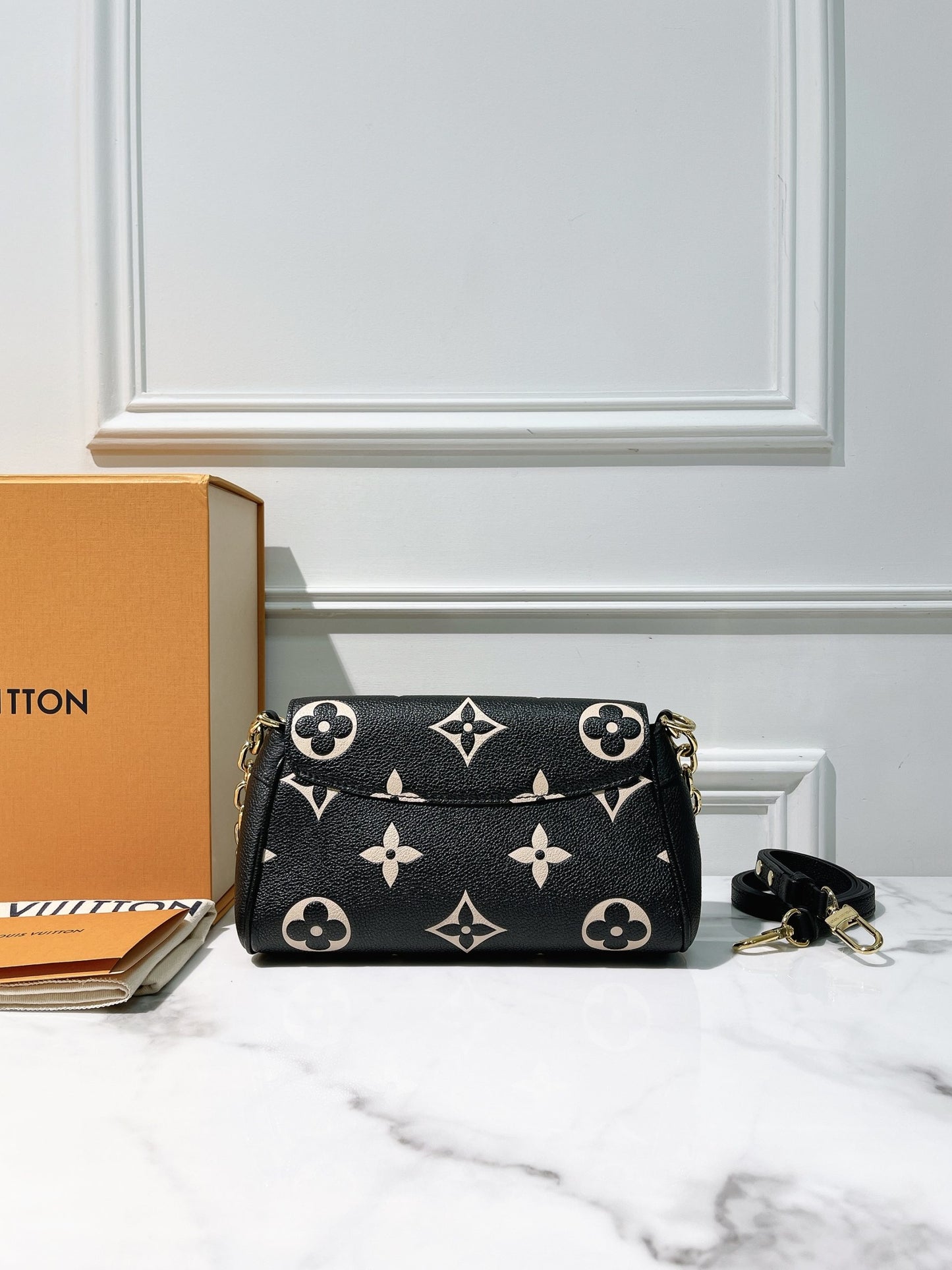 LV FAVORITE, Black/Beige