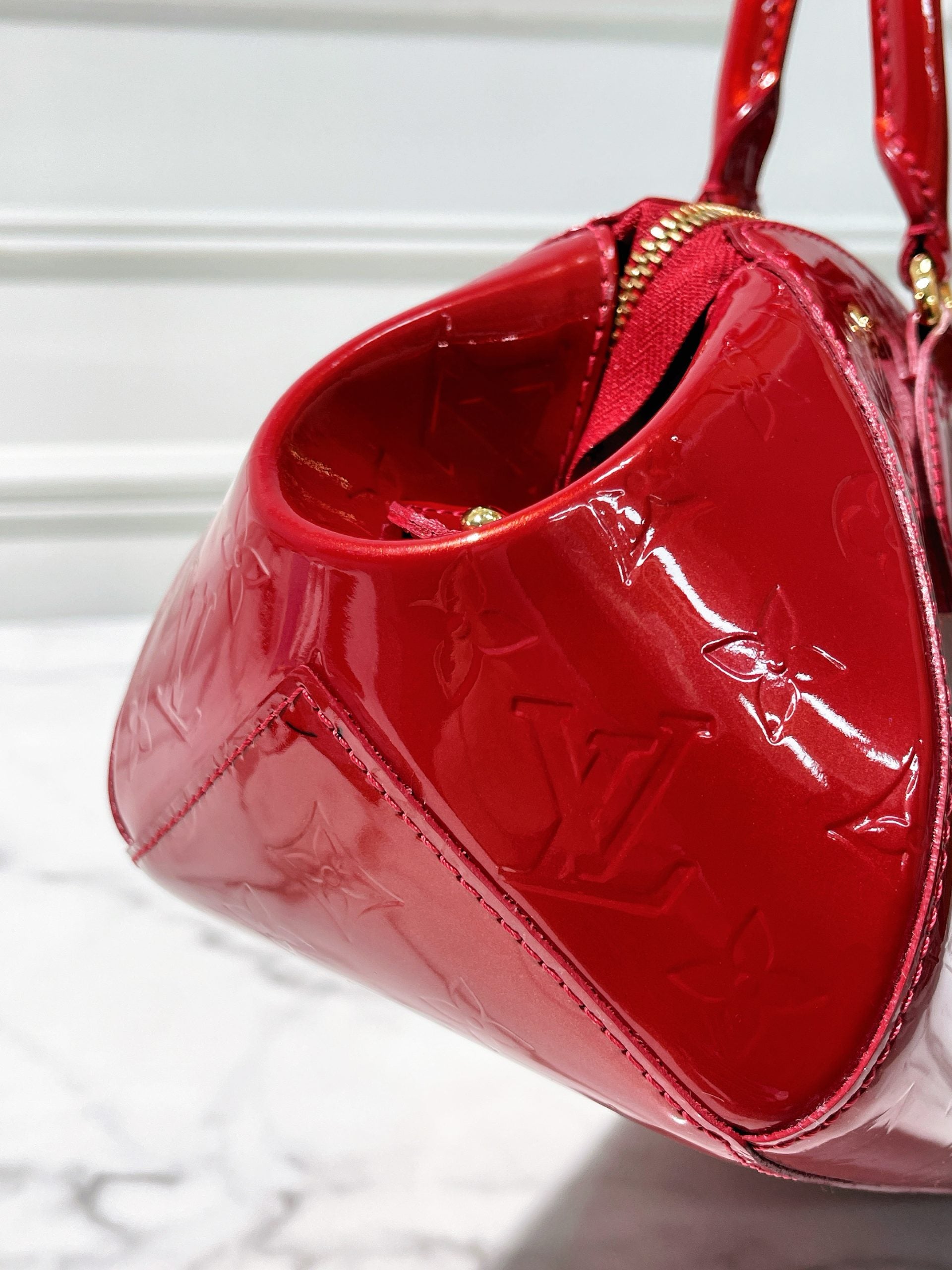 LV VINTAGE HANDBAG, Red
