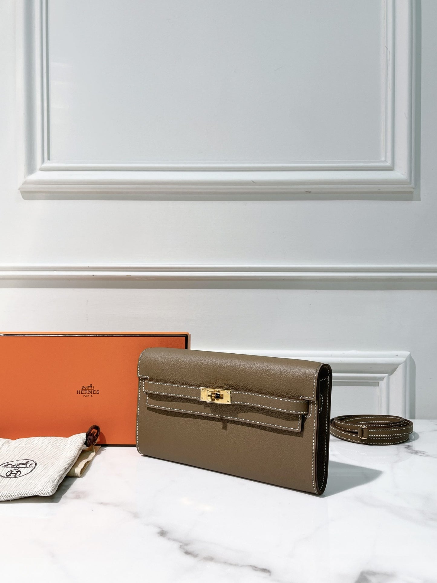 HERMES KELLY TO GO, Etoupe/Gold