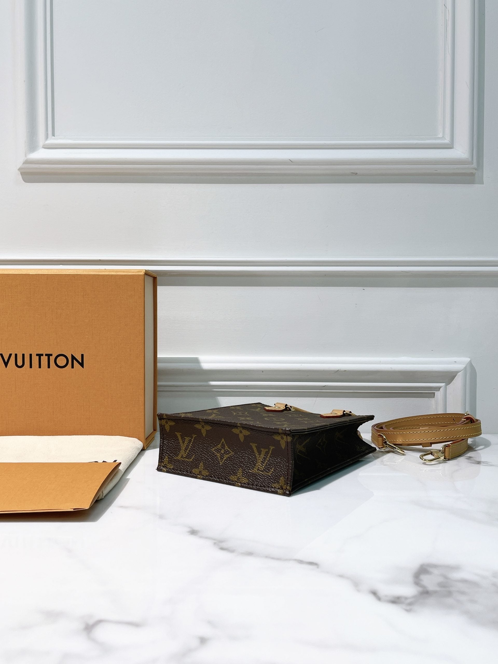 LV PETIT SAC PLAT, Monogram