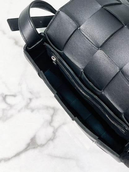 BOTTEGA VENETA SMALL CASSETTE BAG, Black