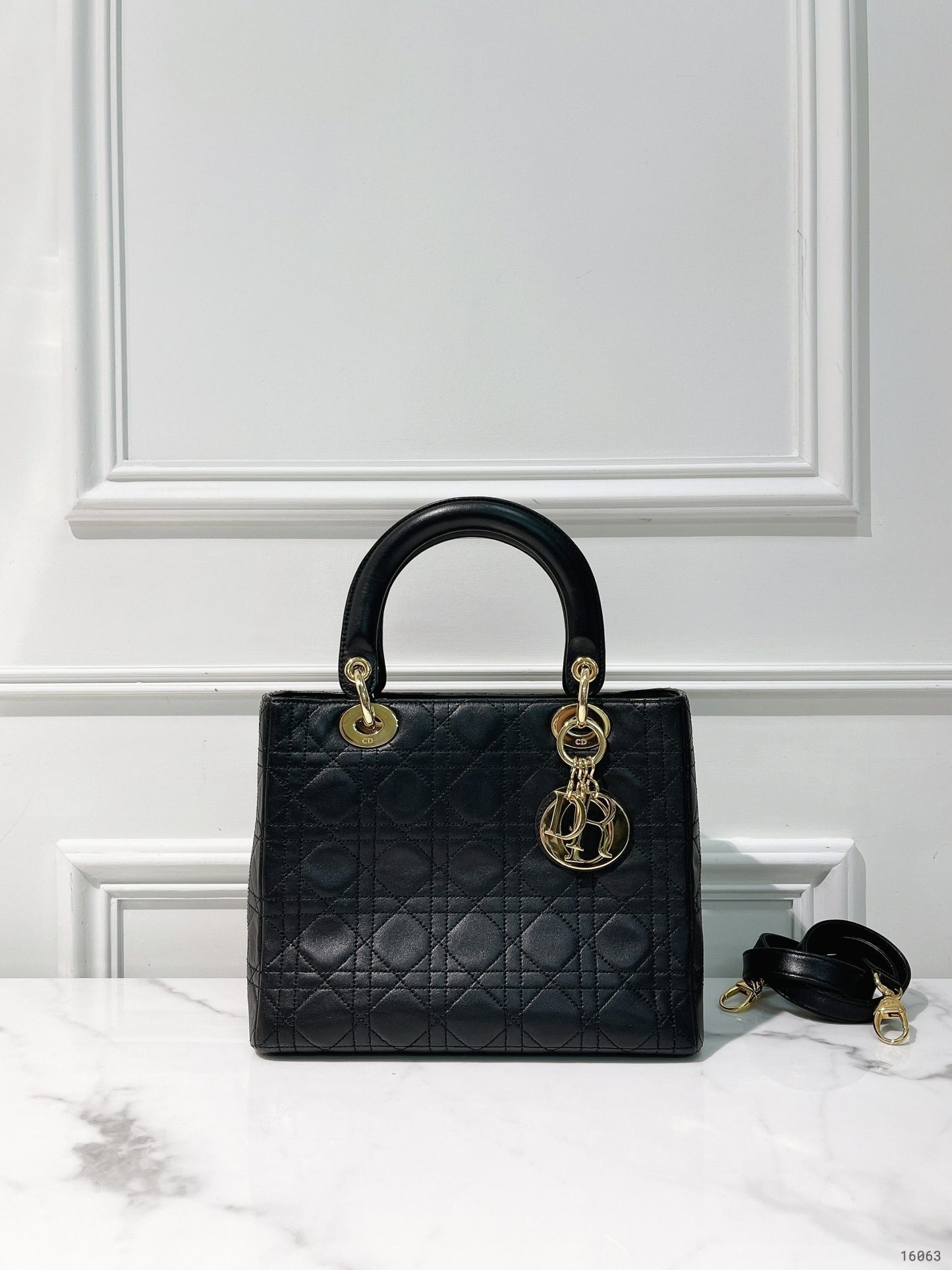 DIOR VINTAGE MEDIUM LADY DIOR, Black/Gold
