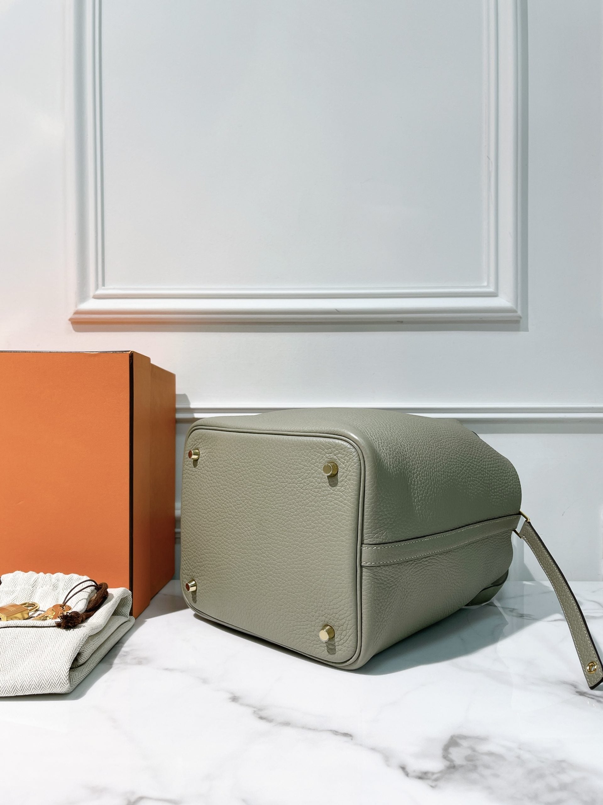 HERMES PICOTIN 22, Sauge/Gold