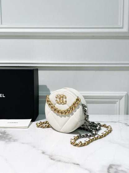 CHANEL 19 ROUND CLUTCH, White/Gold