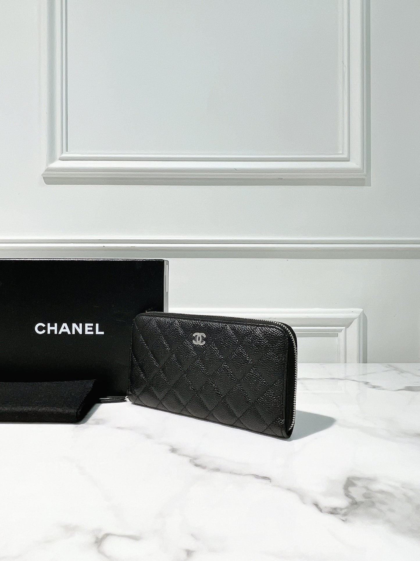 CHANEL ZIP WALLET, Black/Silver