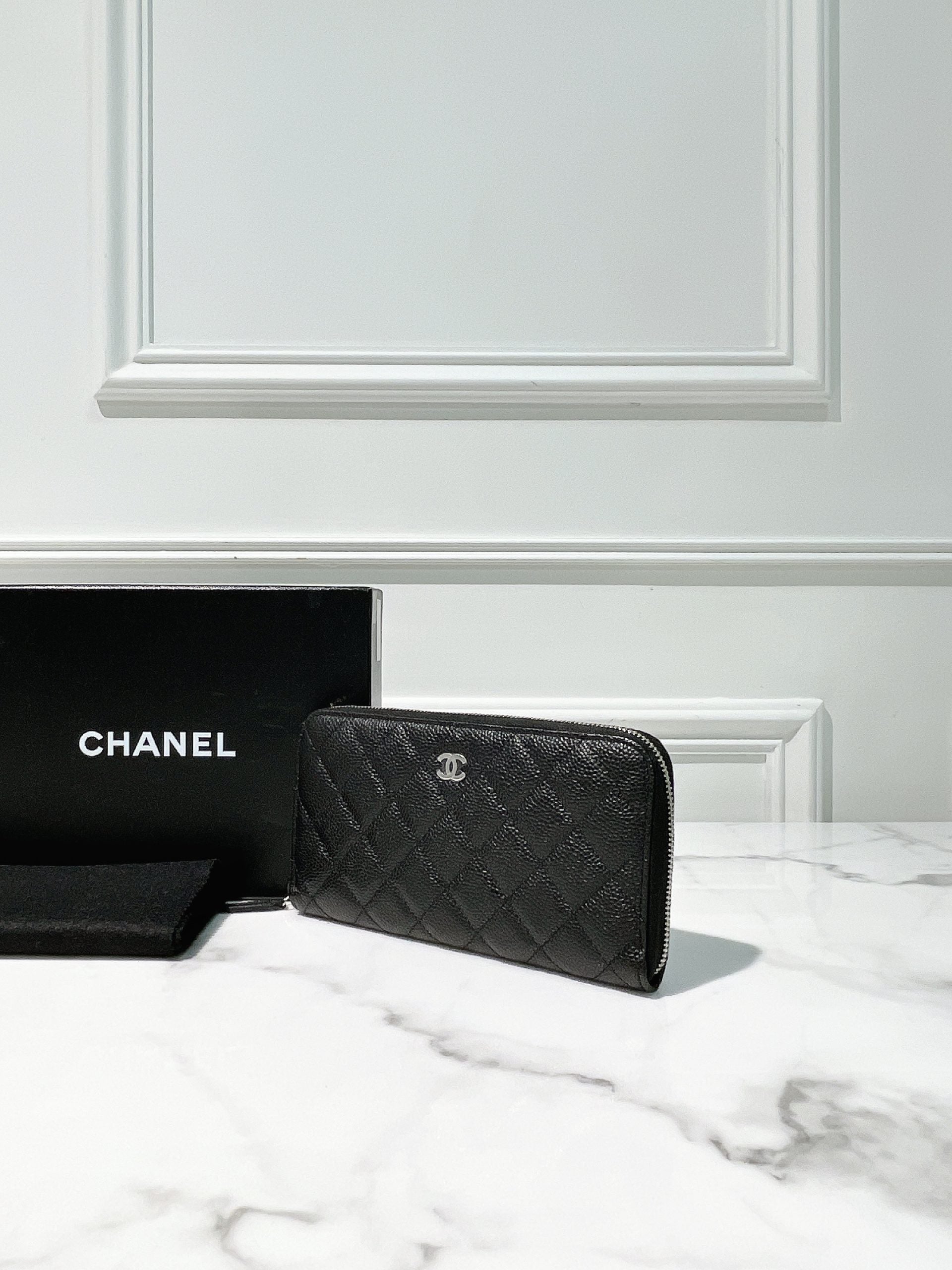 CHANEL ZIP WALLET, Black/Silver
