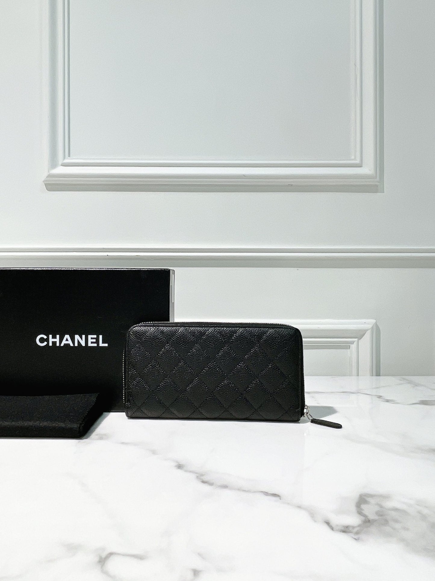 CHANEL ZIP WALLET, Black/Silver
