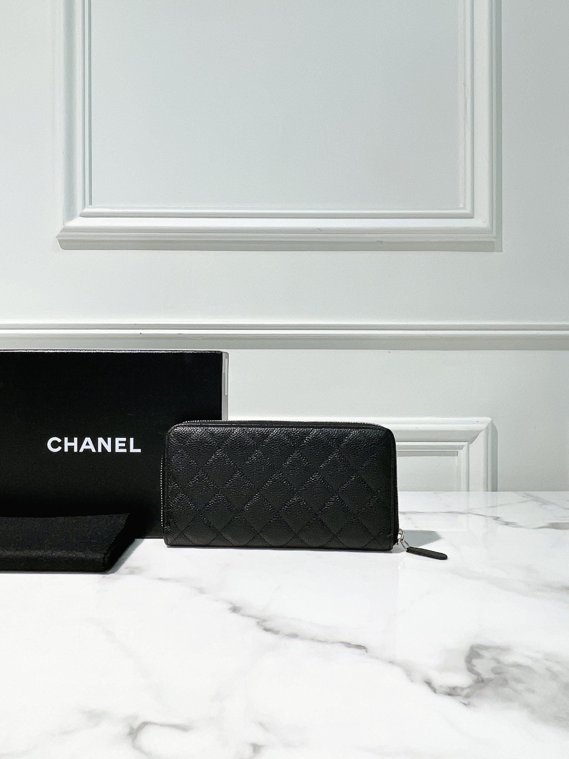 CHANEL ZIP WALLET, Black/Silver