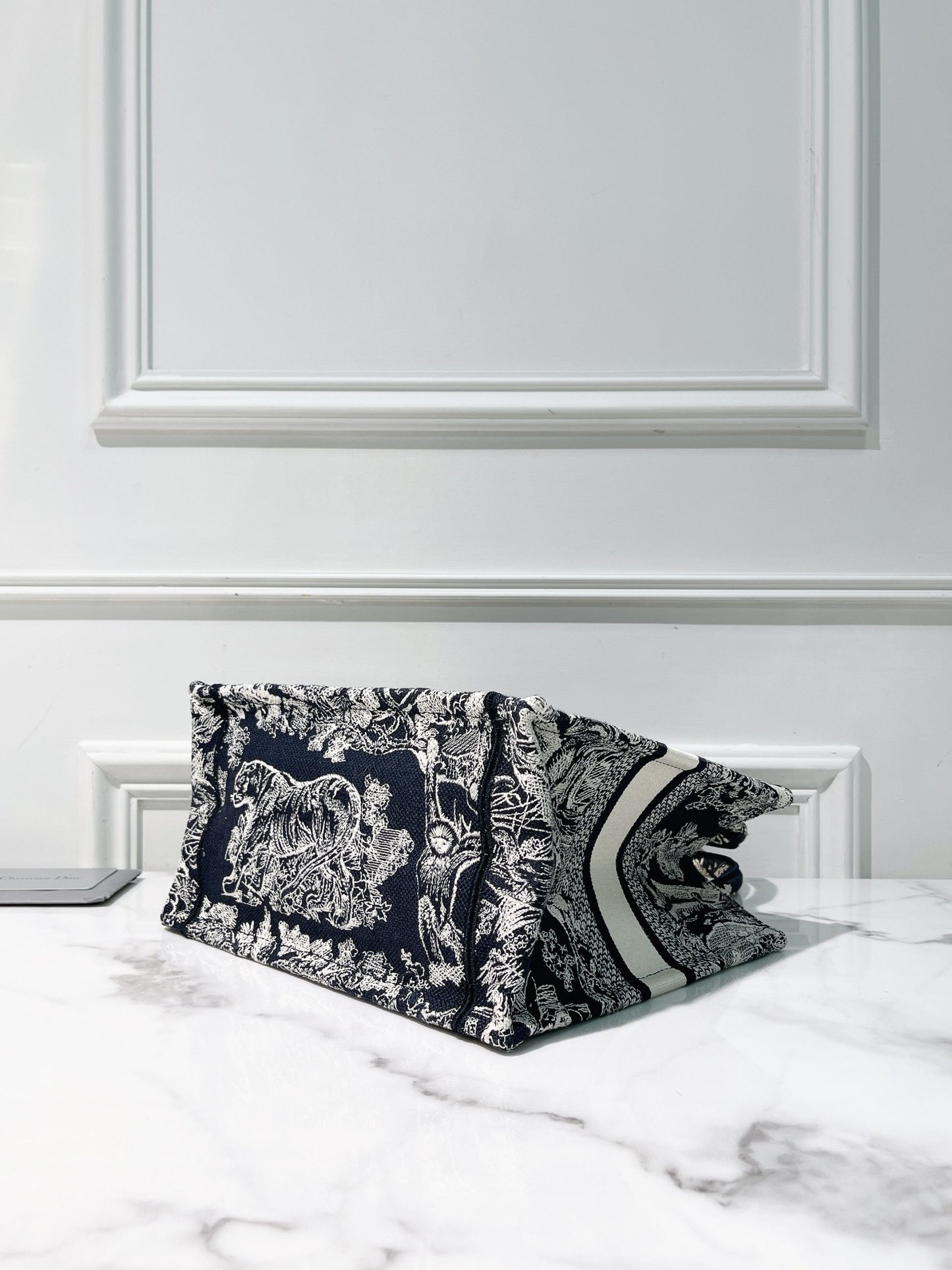 DIOR BOOK TOTE SMALL, Navy/White