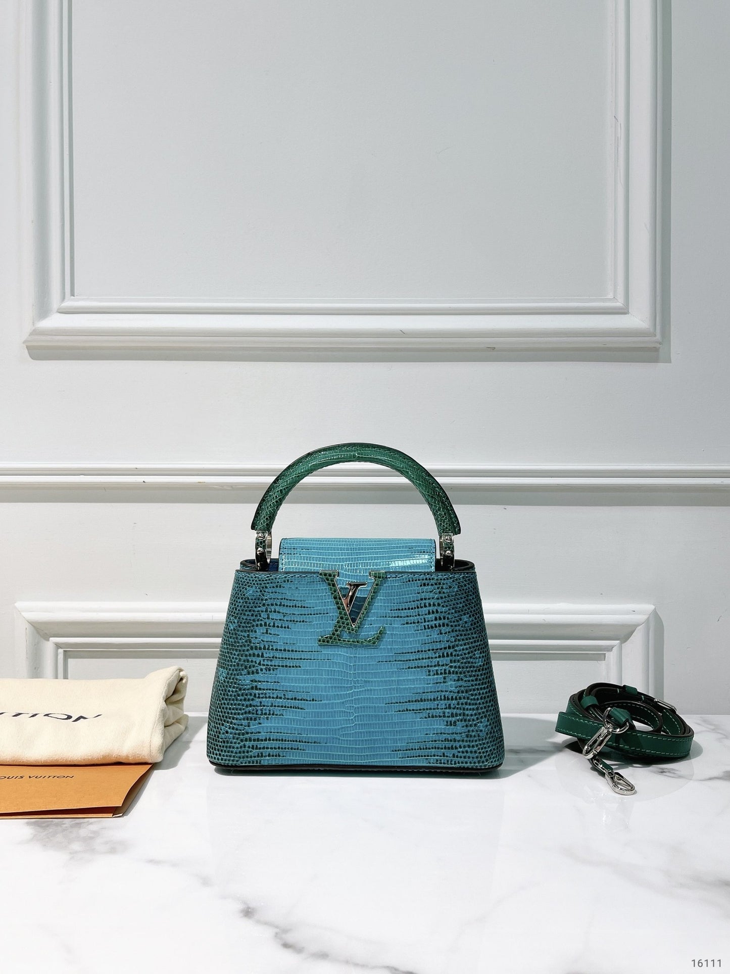 LV CAPUCINES MINI, Lizard
