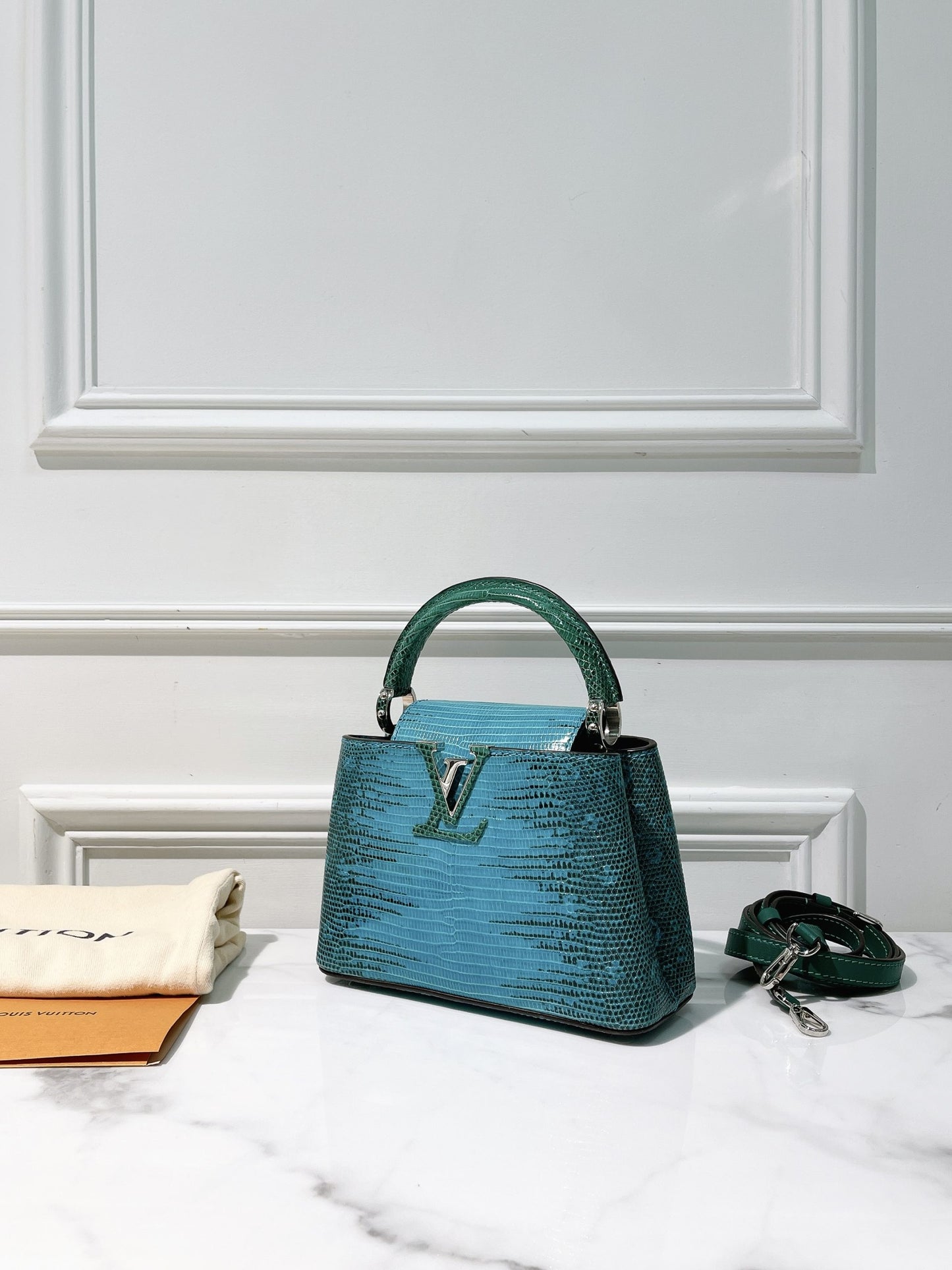 LV CAPUCINES MINI, Lizard