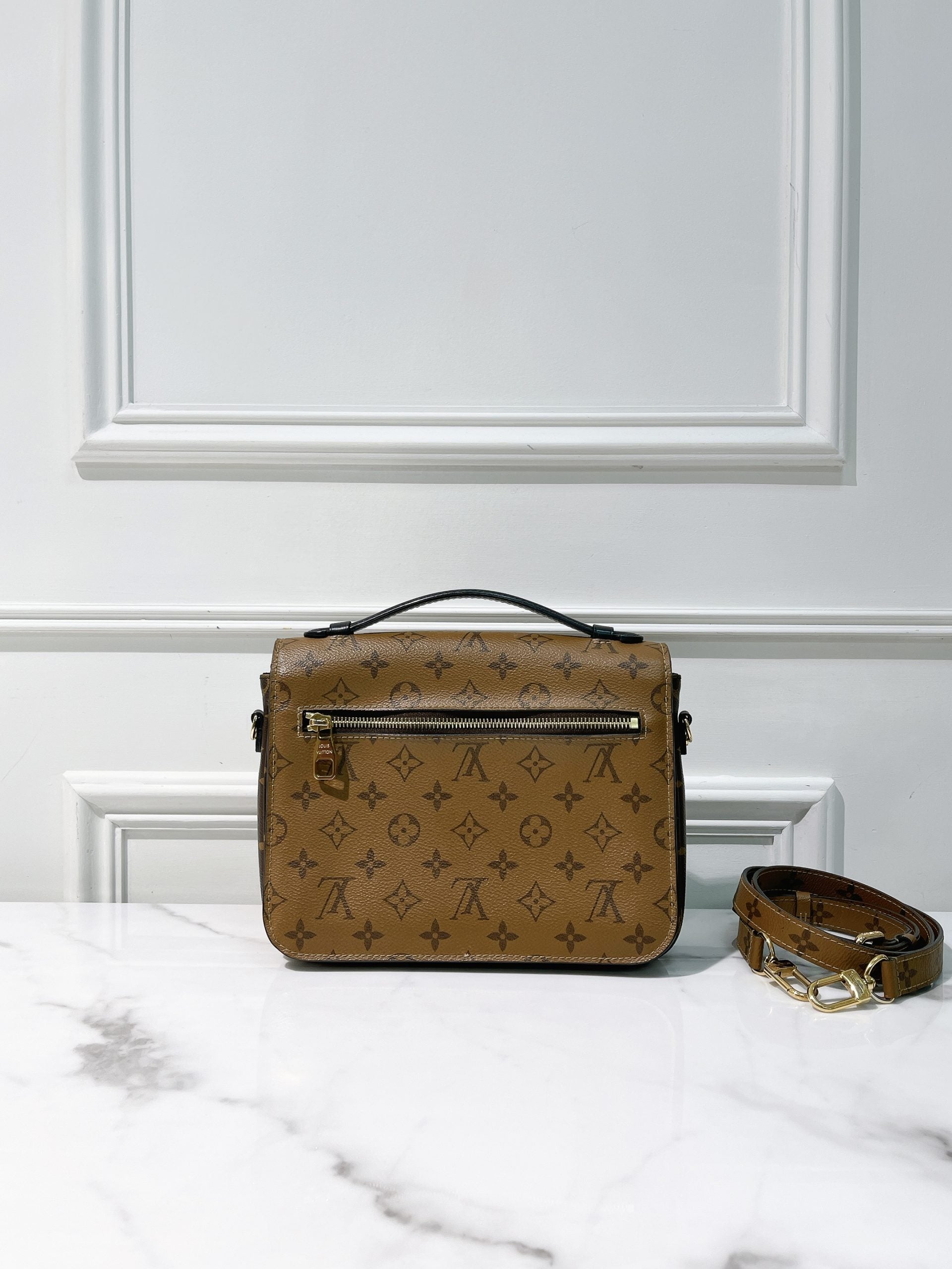 LV POCHETTE METIS, Monogram