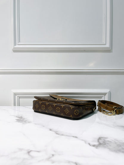 LV POCHETTE METIS, Monogram