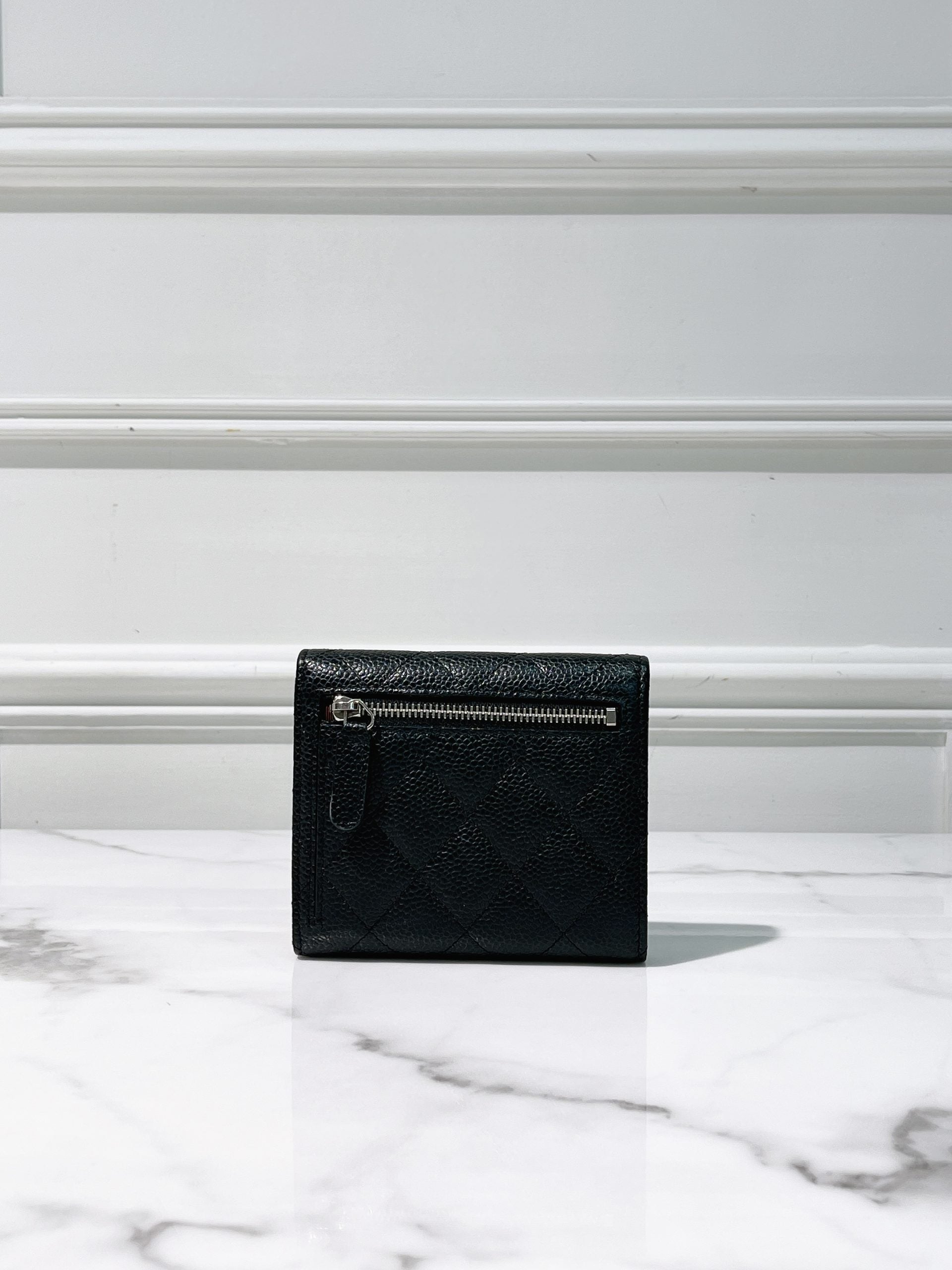 CHANEL CLASSIC WALLET, Black/Silver