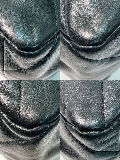 CHANEL 19 BAG, Black/Gold