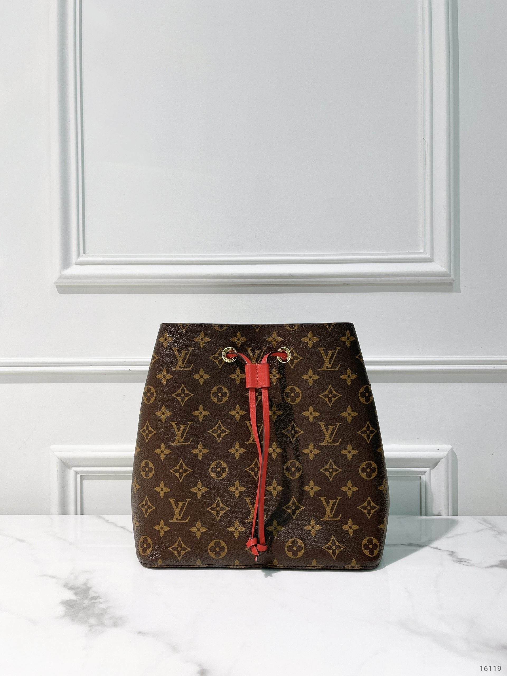 LV NEONOE MM, Monogram