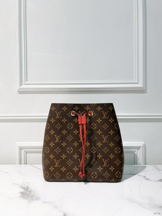LV NEONOE MM, Monogram
