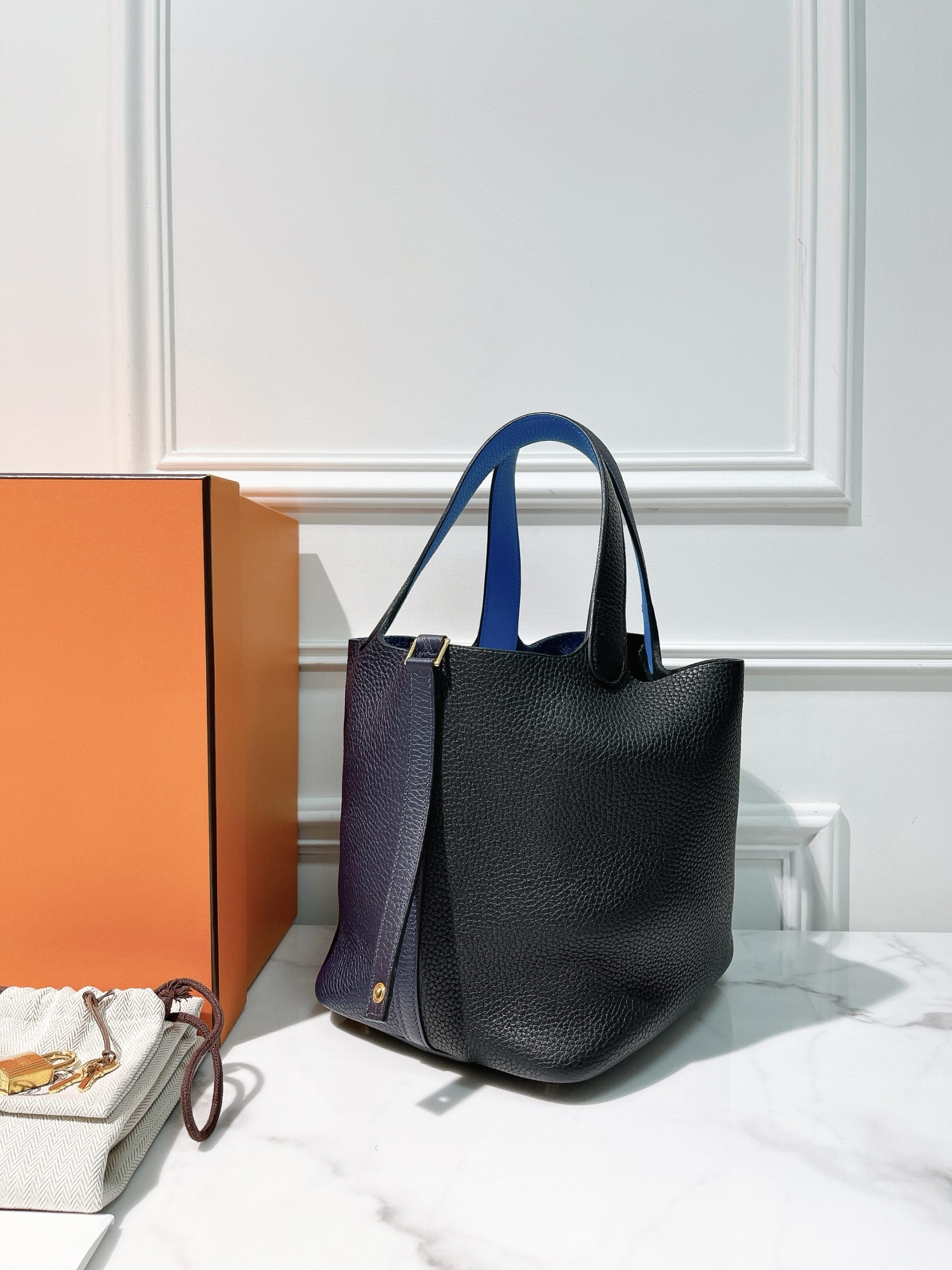 HERMES PICOTIN 22, Bleu Niut/Noir/Blue Frida/Gold