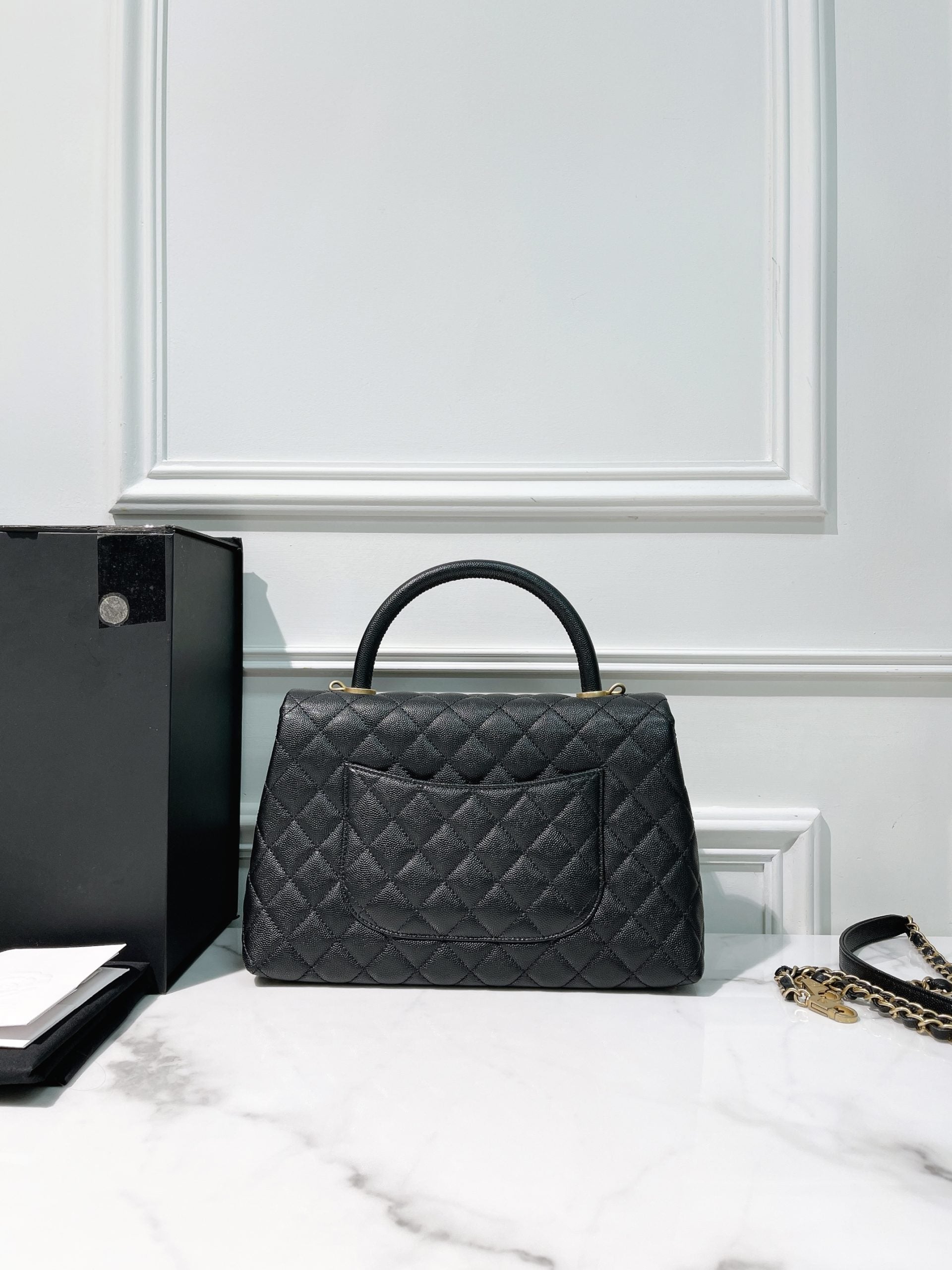 CHANEL COCO HANDLE, Black/Gold