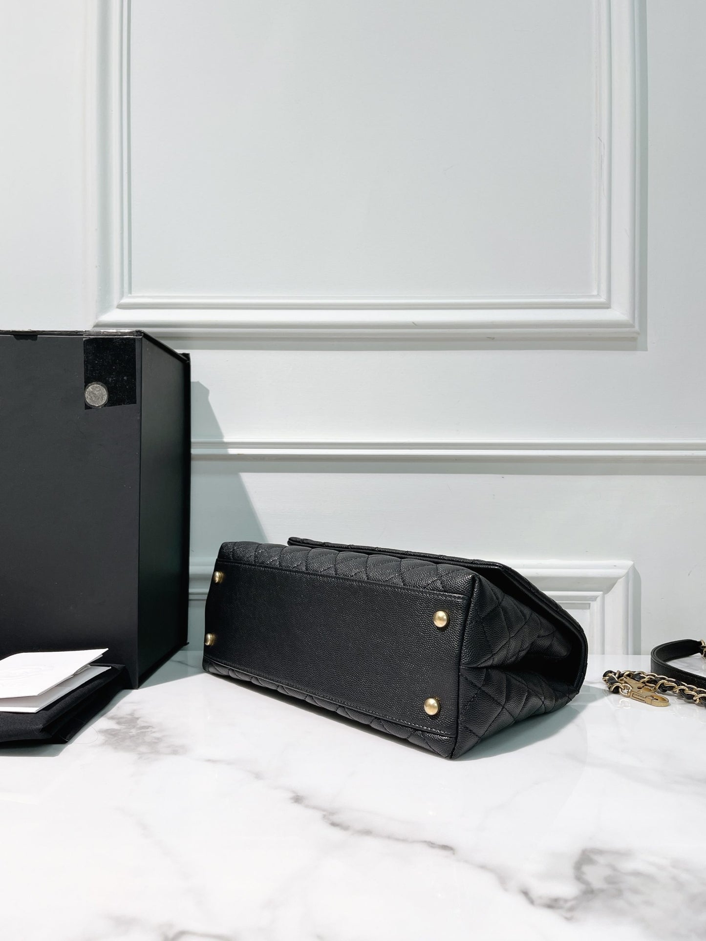 CHANEL COCO HANDLE, Black/Gold