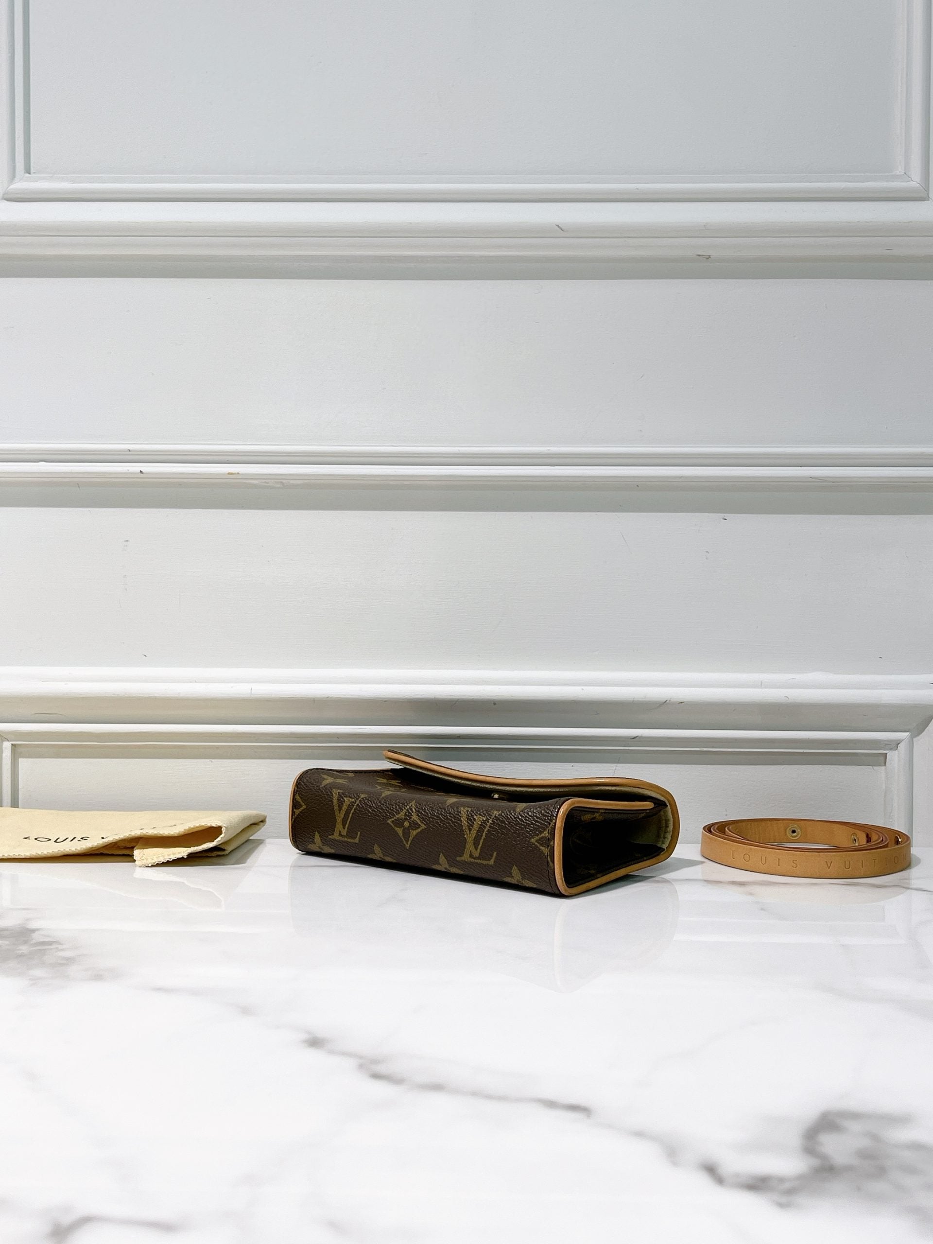 LV VINTAGE WAIST BAG, Monogram