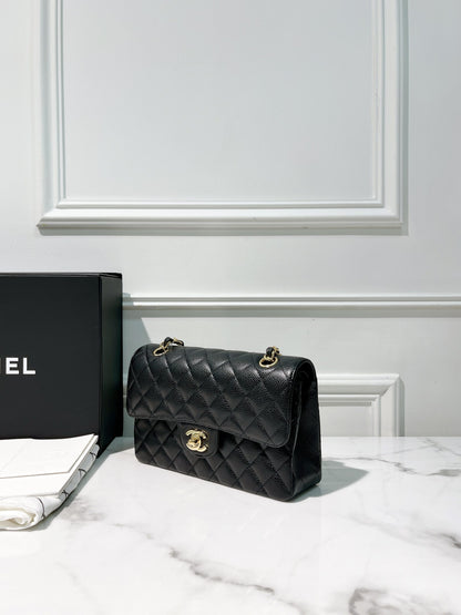CHANEL SMALL CLASSIC FLAP, Black/Gold