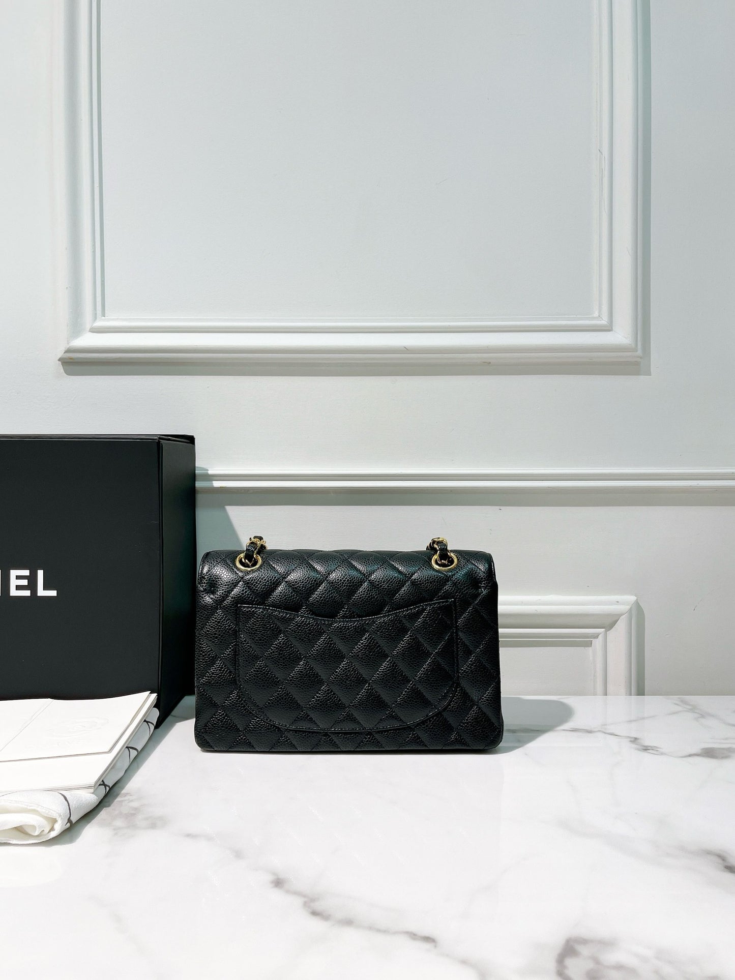 CHANEL SMALL CLASSIC FLAP, Black/Gold