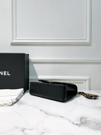 CHANEL SMALL CLASSIC FLAP, Black/Gold