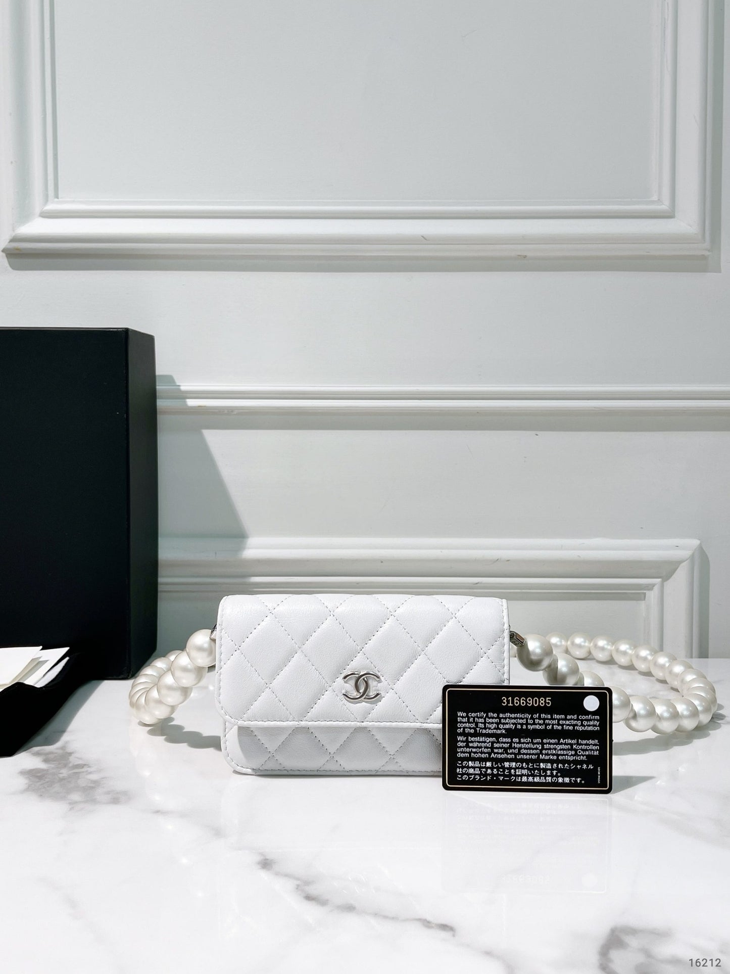 CHANEL 21K MINI WOC, White/Silver