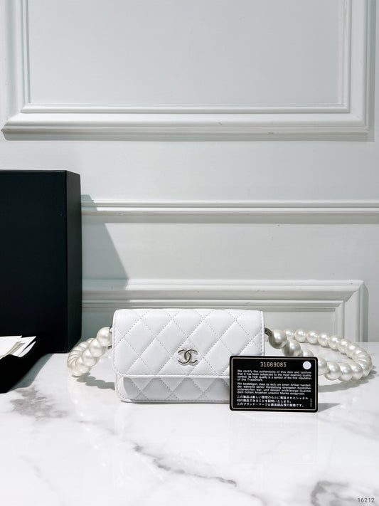 CHANEL 21K MINI WOC, White/Silver