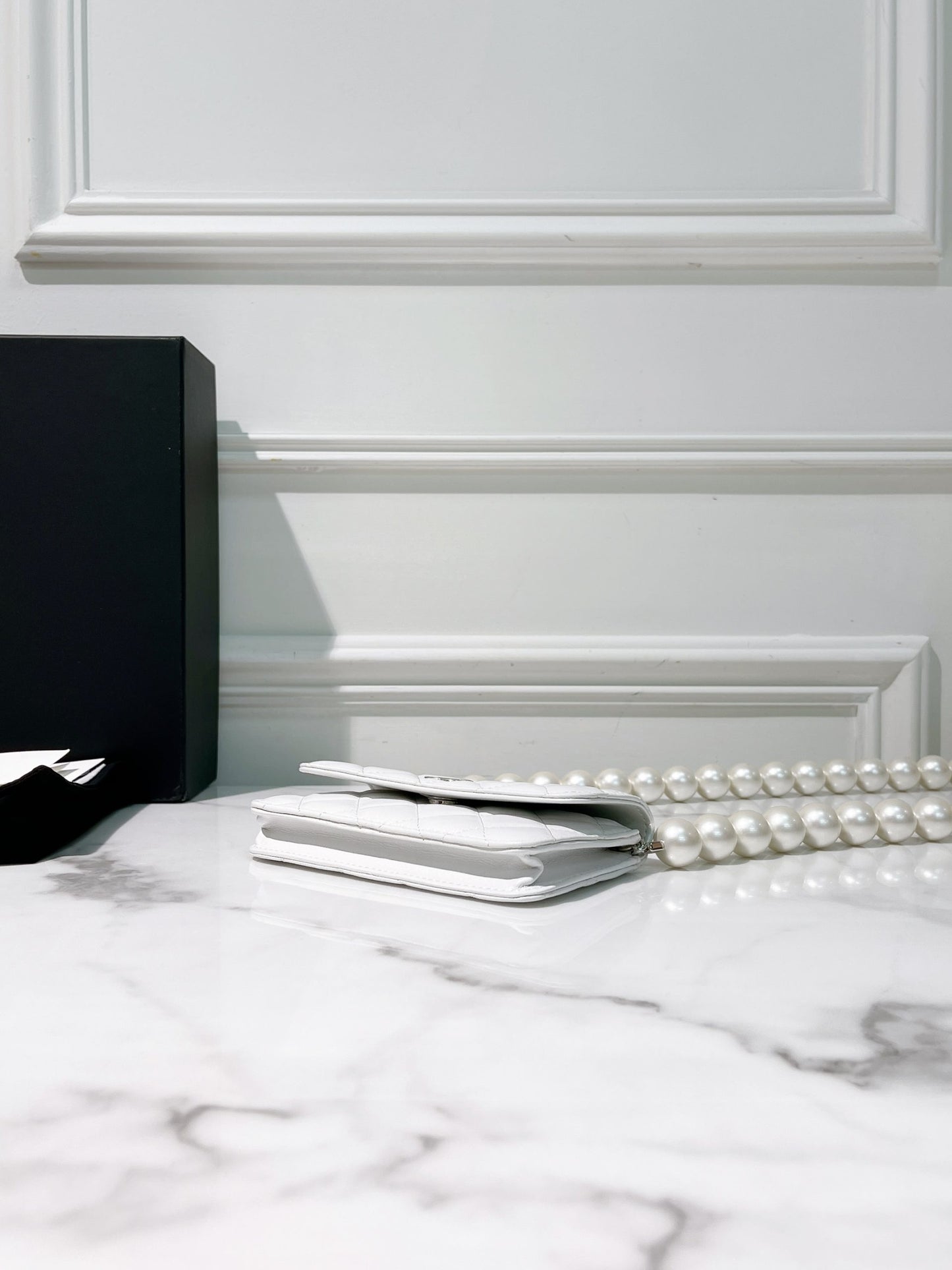 CHANEL 21K MINI WOC, White/Silver