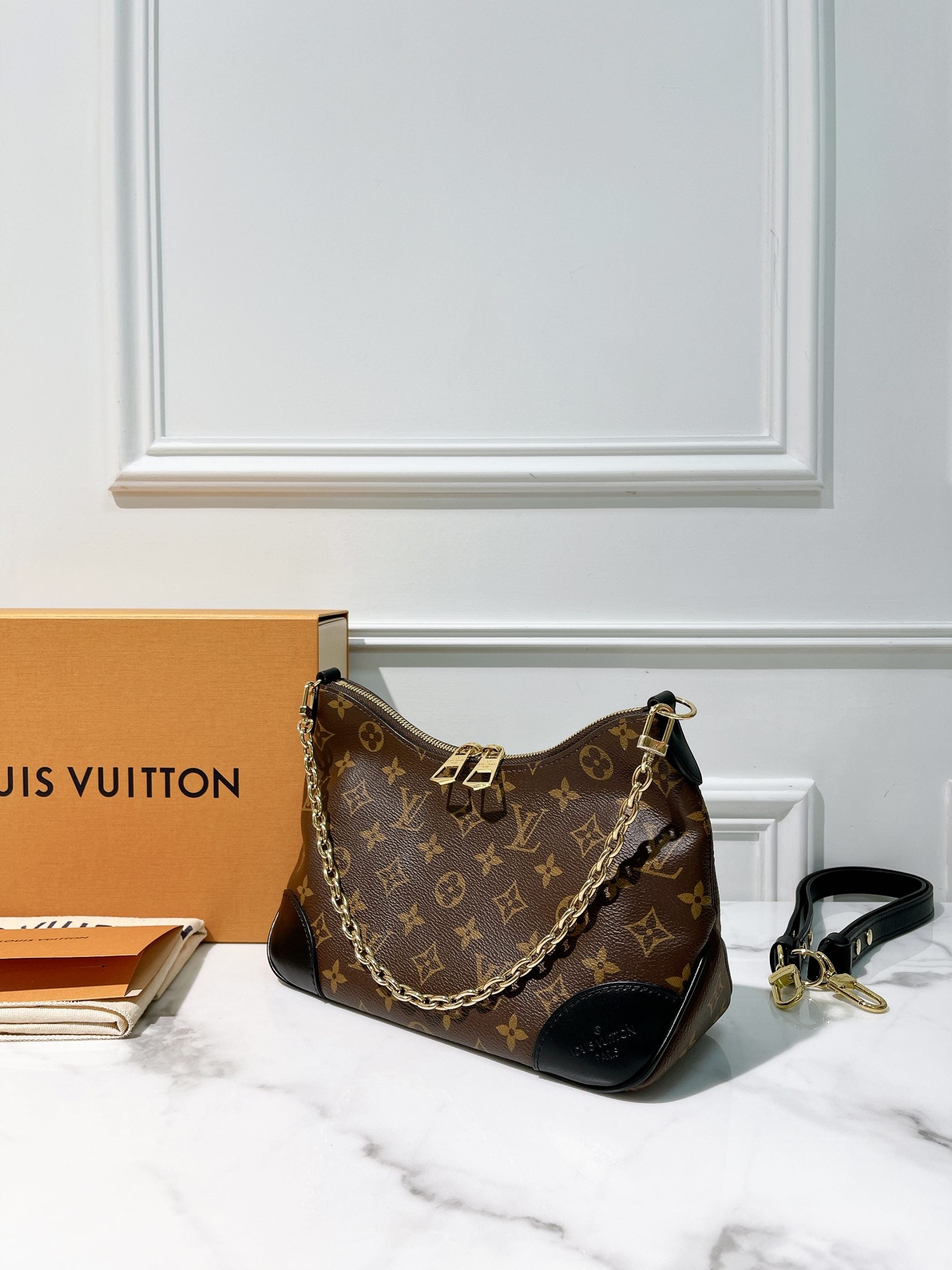 LV BOULOGNE, Monogram