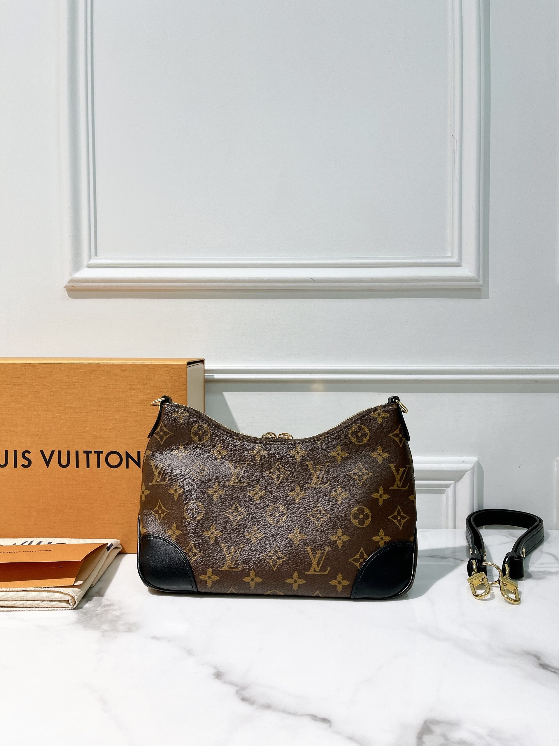 LV BOULOGNE, Monogram
