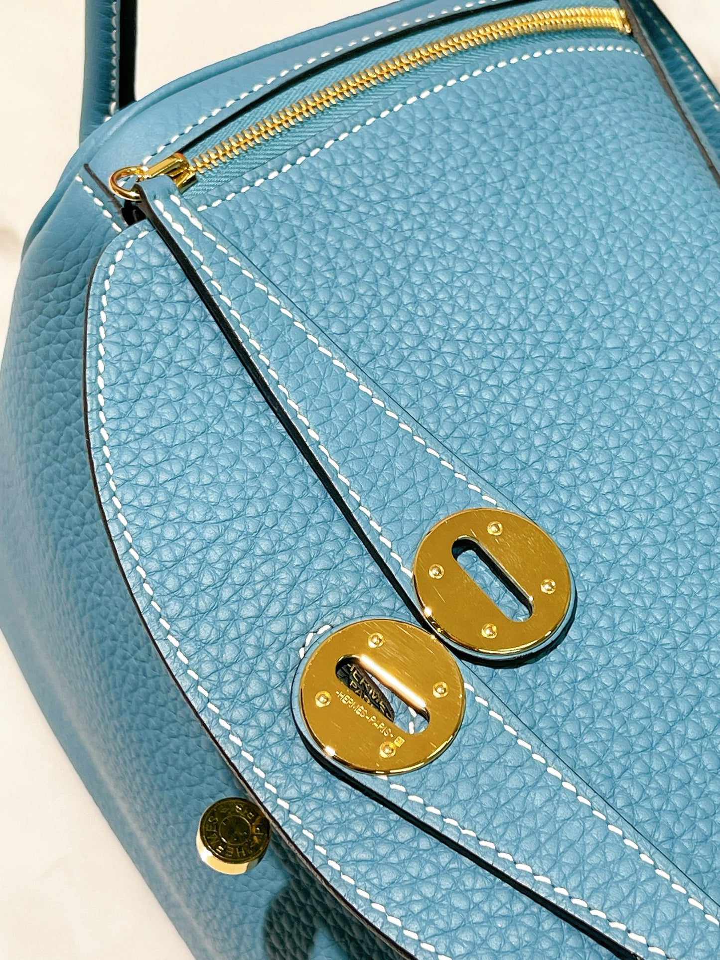 HERMES LINDY 26, Bleu Jean/Gold