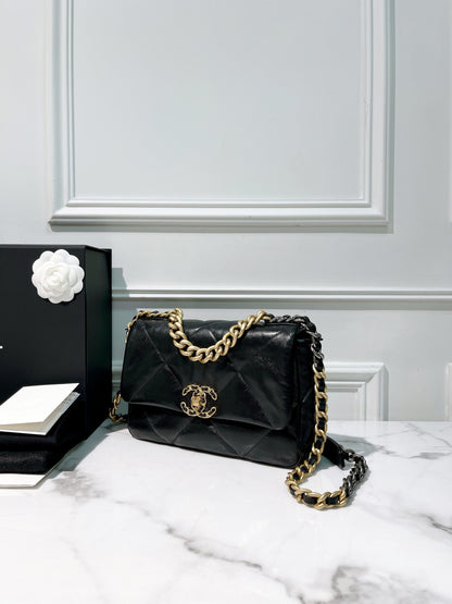 CHANEL SMALL 19 BAG, Black/Gold