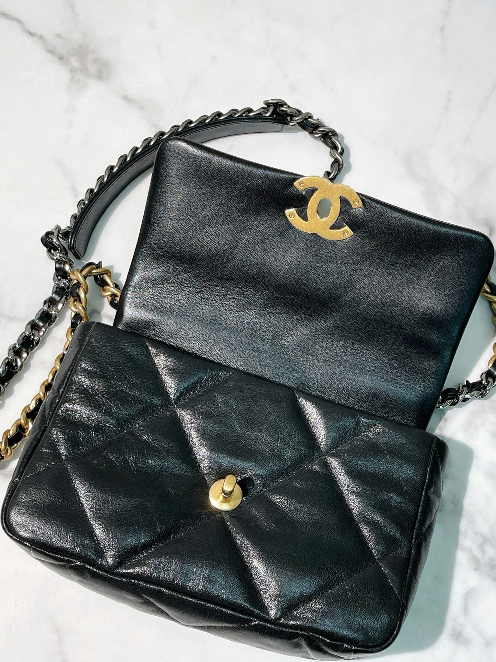 CHANEL SMALL 19 BAG, Black/Gold