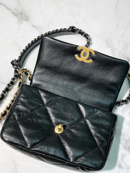 CHANEL SMALL 19 BAG, Black/Gold